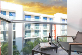 Hot tub & Rooftop pool - Near Beach